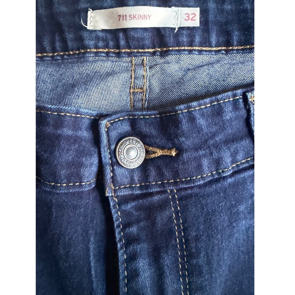 Levis 711 Skinny Jeans Womens 32 Dark Wash Blue Denim Mid Rise Stretch WaterLess - Picture 2 of 10